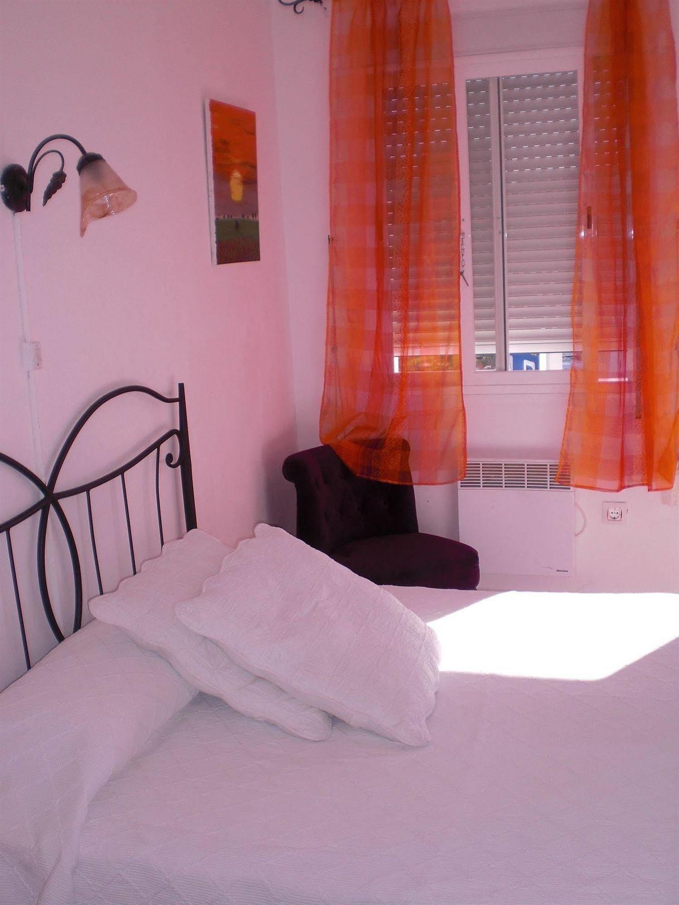 Hostal La Paloma II กัลเป ภายนอก รูปภาพ