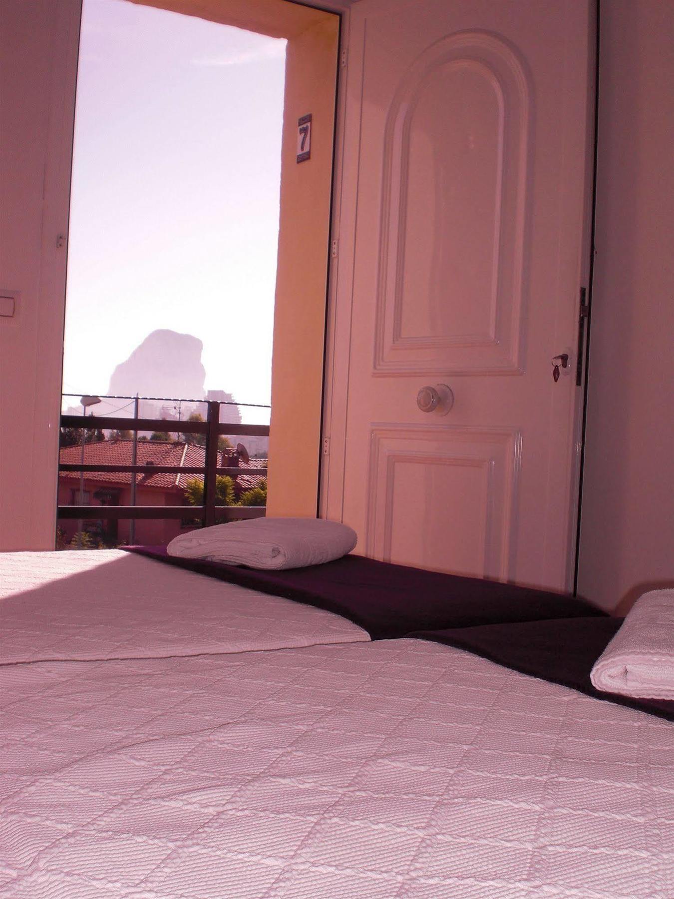 Hostal La Paloma II กัลเป ภายนอก รูปภาพ